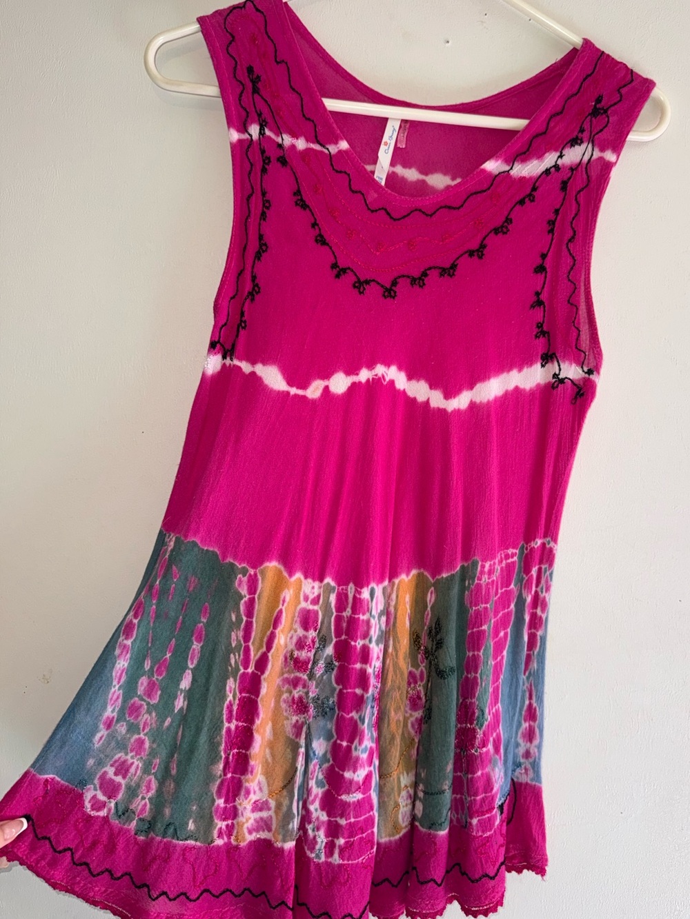 Women's Fuchsia Tie-Dye Sleeveless Top with Embroidery